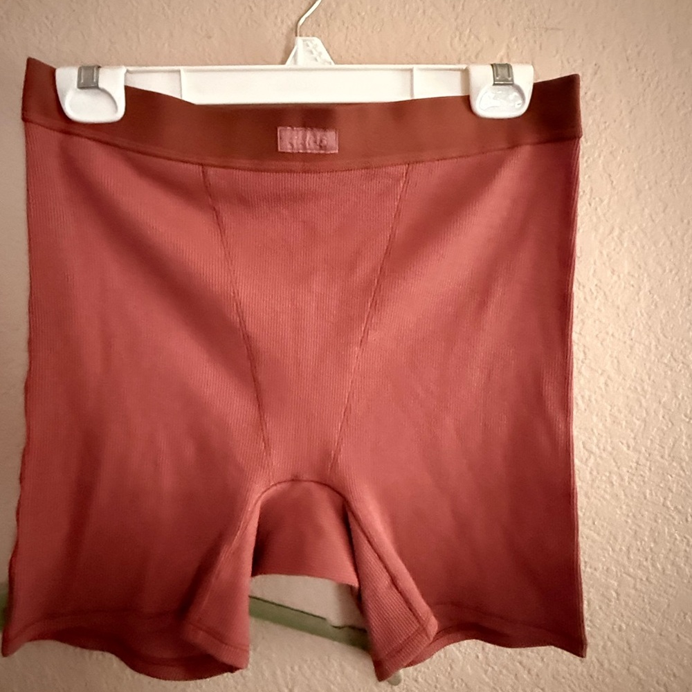SKIMS Cotton Rib Boxer Shorts NWT — Redwood — Size L
